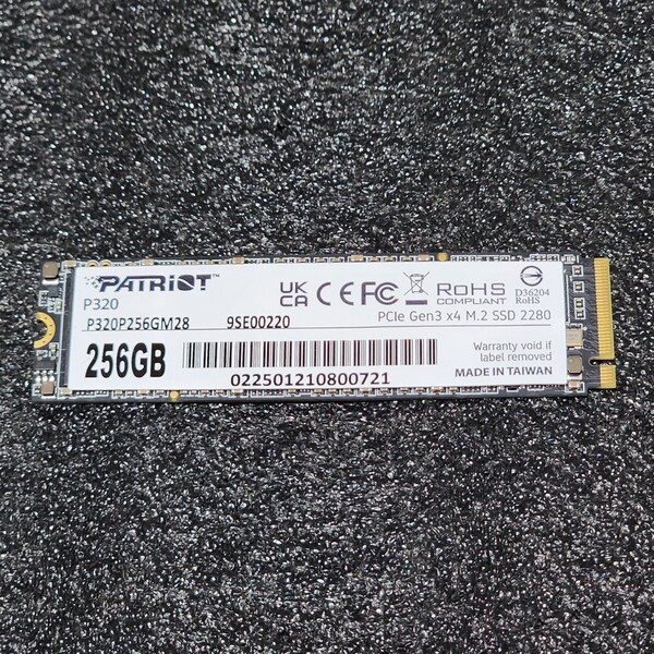 PATRIOT P320(P320P256GM28) 256GB NVMe SSD フォーマット済み PCパーツ M.2 2280 動作確認済み 240GB 250GB