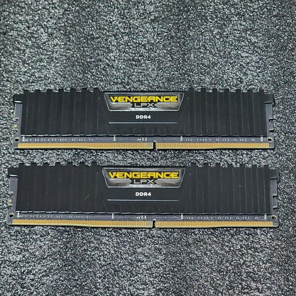 CORSAIR VENGEANCE LPX DDR4-2666MHz 16GB (8GB×2枚キット) CMK16GX4M2A2666C16 動作確認済み デスクトップ用 PCメモリ (1)