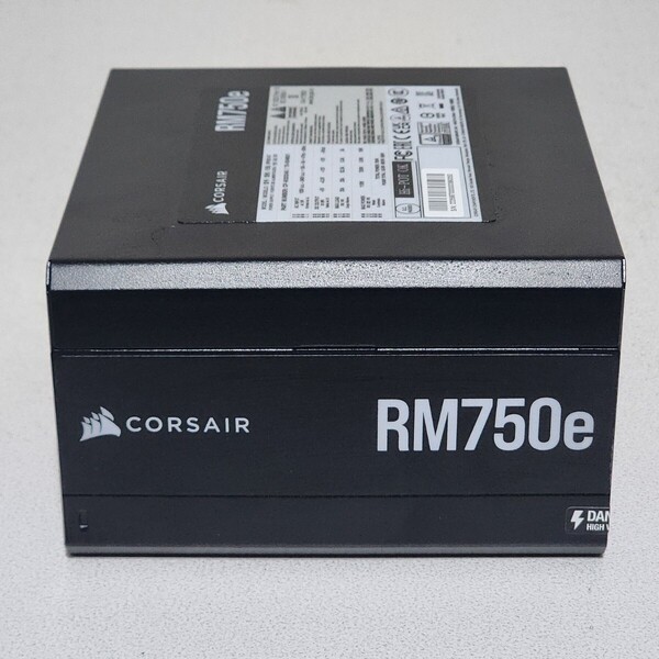 CORSAIR RM750e(RPS0147) 750W 80PLUS GOLD認証 ATX電源ユニット フルプラグイン 動作確認済み PCパーツ