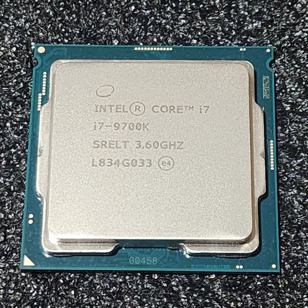 CPU Intel Core i7 9700K 3.6GHz 8コア8スレッド CoffeeLake PCパーツ インテル 動作確認済み