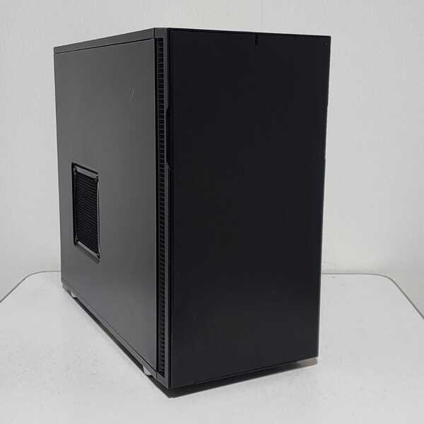 【送料無料】FractalDesign Define R5 Black(FD-CA-DEF-R5-BK) ミドルタワー型PCケース(ATX)