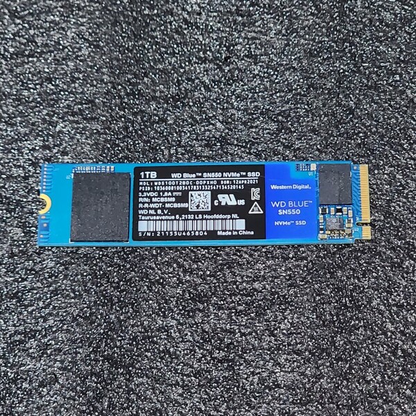 WesternDigtal WD Blue SN550(WDS100T2B0C-00PXH0) 10000GB/1TB NVMe SSD フォーマット済み PCパーツ M.2 2280 動作確認済み 960GB