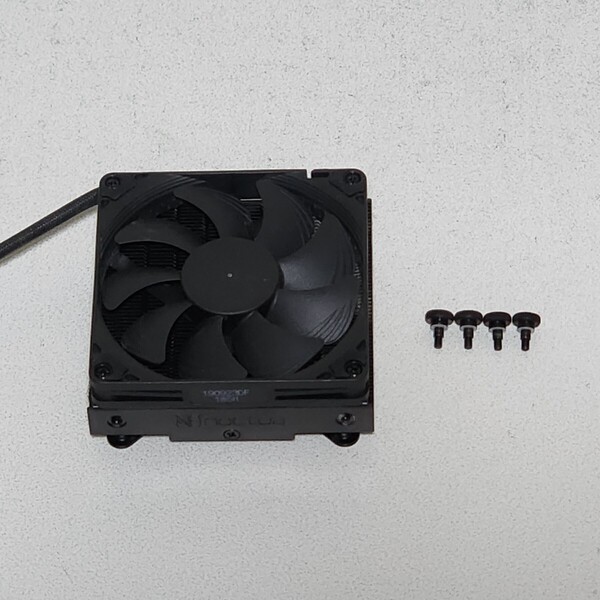 【送料無料】NOCTUA NH-L9i chromax.black 92mm トップフロー型CPUクーラー 全高37mn LGA115X・LGA1200専用 PCパーツ