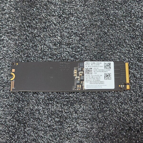 SAMSUNG PM991(MZVLQ256HAJD-00007) 256GB NVMe SSD フォーマット済み PCパーツ M.2 2280 動作確認済み