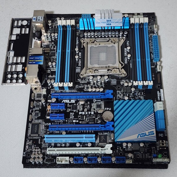 ASUS P9X79 IOパネル付属 LGA2011 ATXマザーボード Bios 動作確認済 PCパーツ
