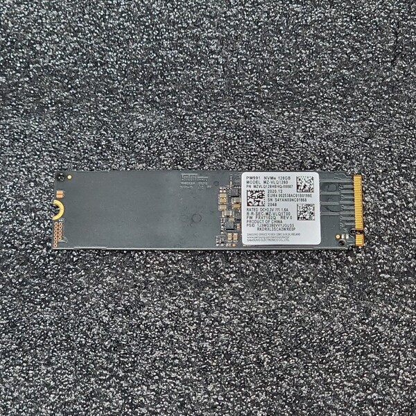 SAMSUNG PM991(MZVLQ128HBHQ-00007) 128GB NVMe SSD フォーマット済み PCパーツ M.2 2280 動作確認済み 120GB