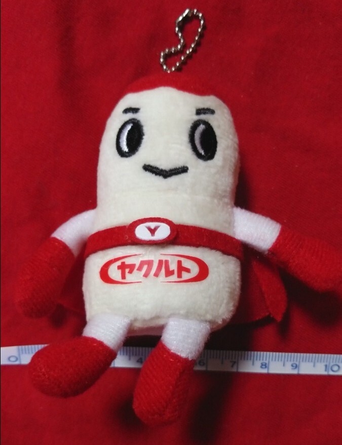 Amazon.co.jp: ヤクルトマン ぬいぐるみストラップ : 家電＆カメラ