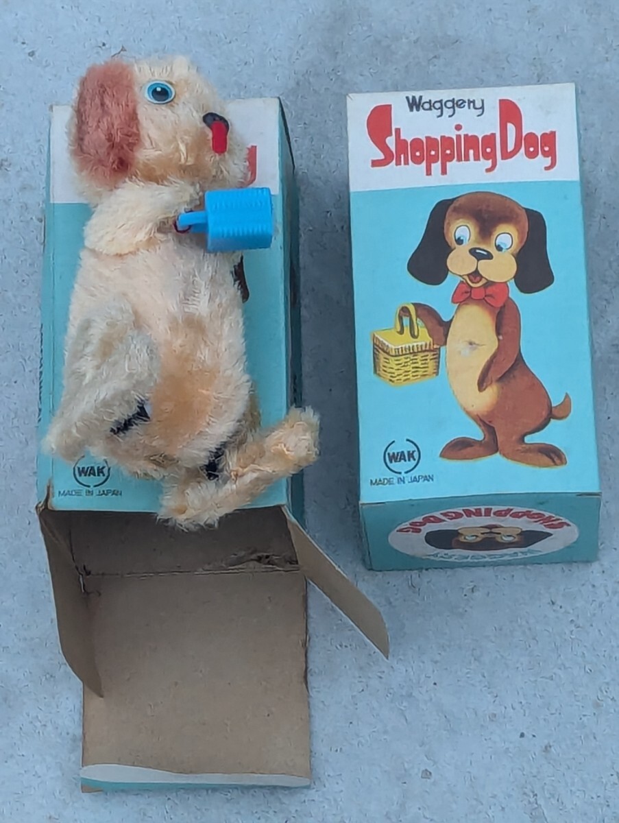 ゼンマイで動くわんこ！ 組み立てて遊べる犬型木製組立キット