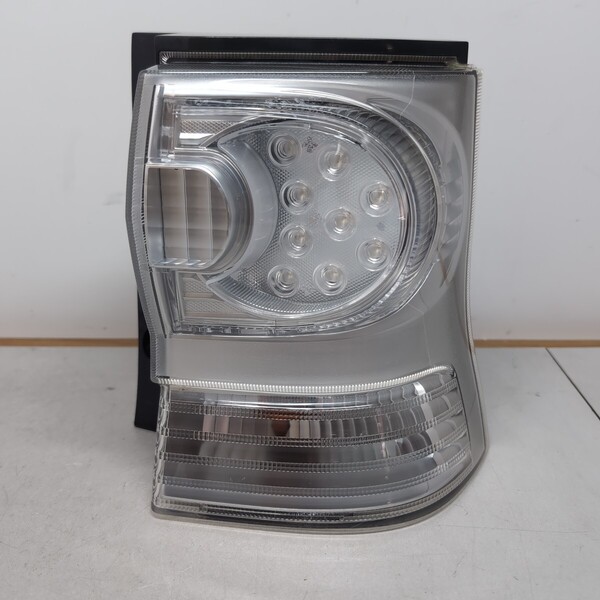 ダイハツ タントカスタム 後期 L385S 純正 右 テールランプ テールライト LED TOKAIDENSO 20512 L375S