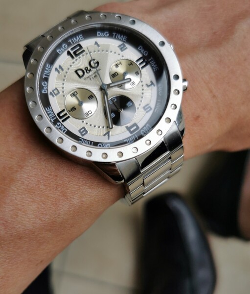 動いてます♪ D&G ナバジョ メンズ腕時計 電池新品交換済 正常動作 稼働 DW0191