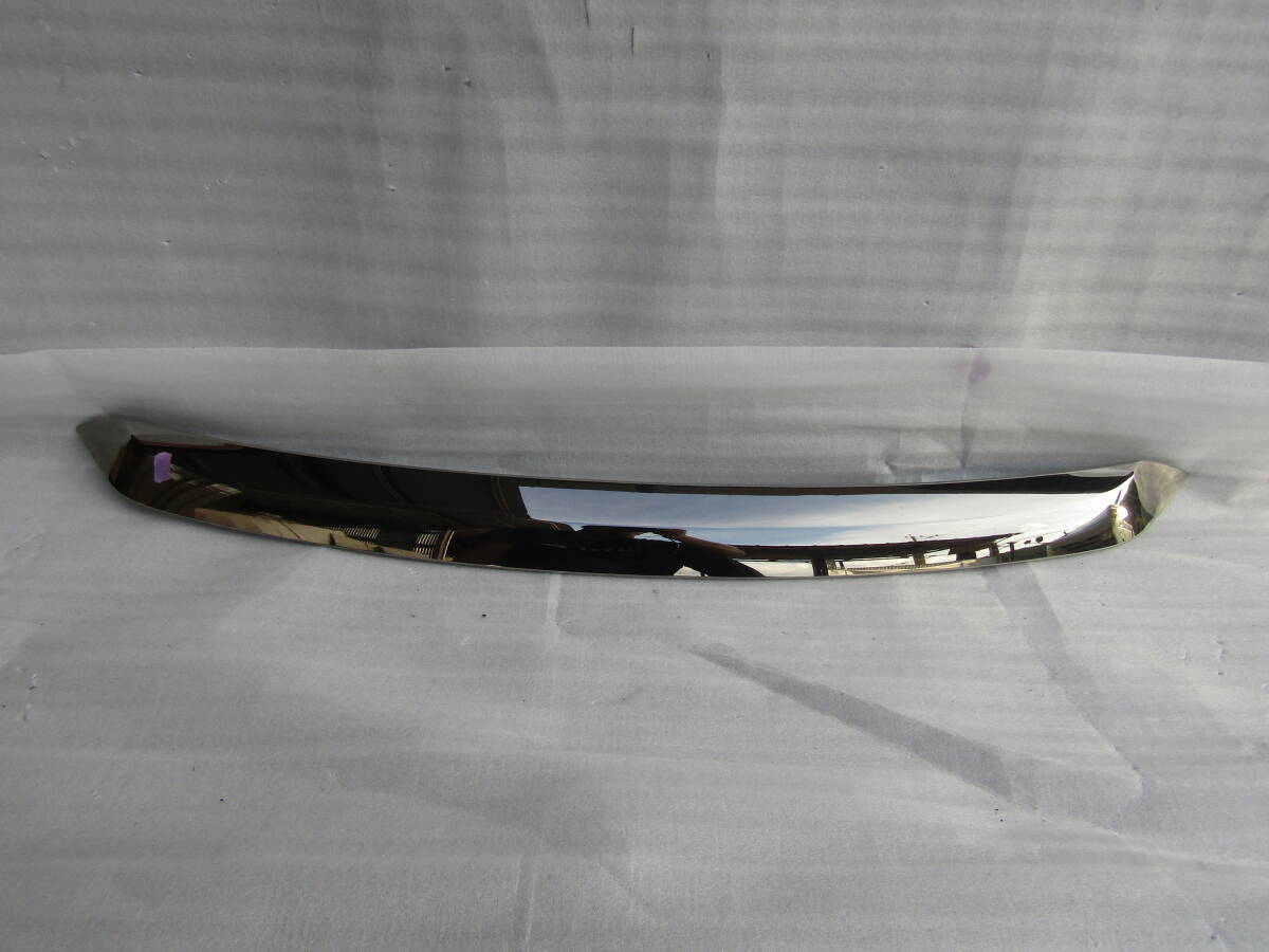 【新車取り外し品】純正 TOYOTA ハリアー 60 後期ボンネットフード トヨタ純正60系ハリアー 後期ボンネットフードモール