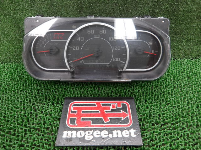 トヨタ 純正 ピクシスメガ 《 LA700A 》 スピードメーター P10700-24005022