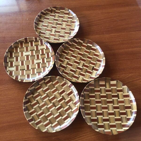 〈送料無料〉寄木細工 箱根細工 小皿 和菓子皿 コースター 茶托 茶道具 銘々皿 プレート 無垢 天然木 工芸品