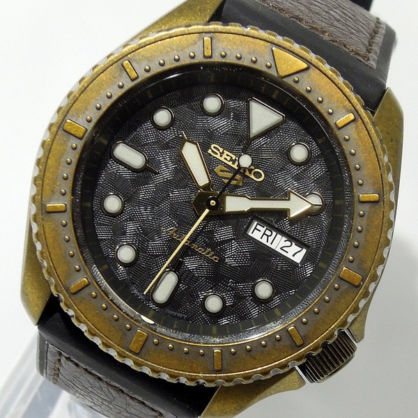 SS ブロンズ色 SEIKO セイコーファイブ スポーツ SRPE80K1 4R36-09A0 3針デイデイト裏スケ 自動巻 海外モデル《 即決・消費税無・送料込 》