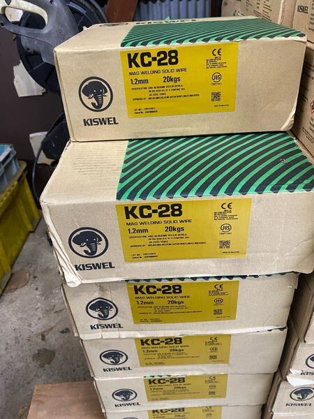 ■1箱20kgの値段■注)箱破れ等あり■KISWEL キスウェル KC-28 1.2mm 溶接ワイヤー■未使用品②