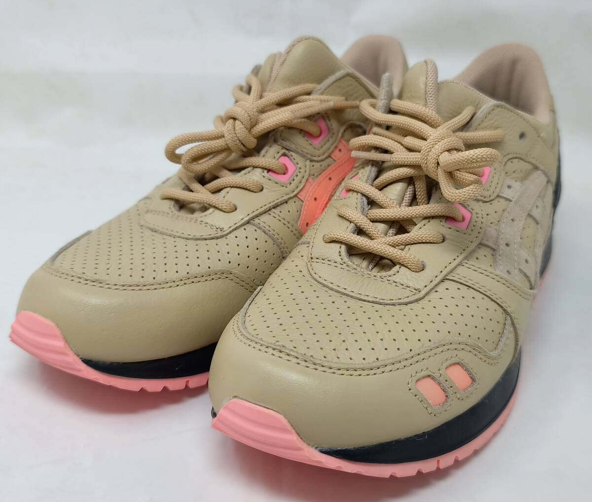 【新品】Sneaker Freaker Taschen スニーカー フリーカー Amazon | Sneaker Freaker. The Ultimate Sneaker Book | Wood