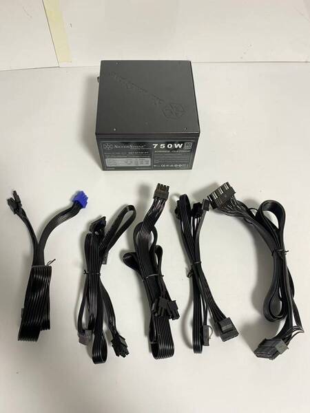 超美品 Silverstone(シルバーストーン) Strider Platinumシリーズ 80Plus Platinum認証 ATX電源 750W SST-ST75F-PT
