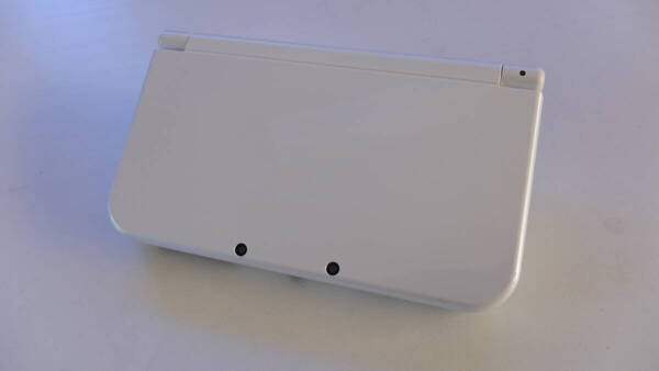 Newニンテンドー3DSLL本体 ホワイト ACアダプター付属