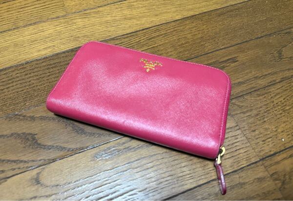 プラダ PRADA 長財布 ウォレット 小銭入れ コインケース カード 札入れ サイフ さいふ ラウンドファスナー ジップ ピンク