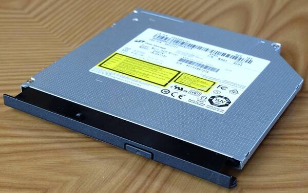 DVDスーパーマルチドライブ GUD1N SATA 9.5mm厚:動作確認済
