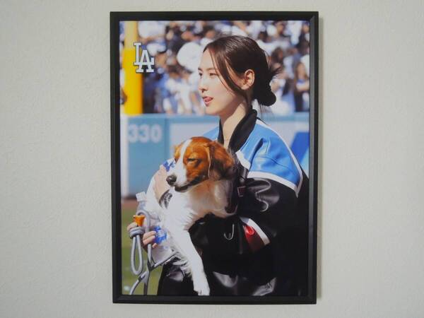 田中真美子 デコピン 大谷 ファミリー ポスター 写真 22cm×32cm サイズ A4 フォトフレーム