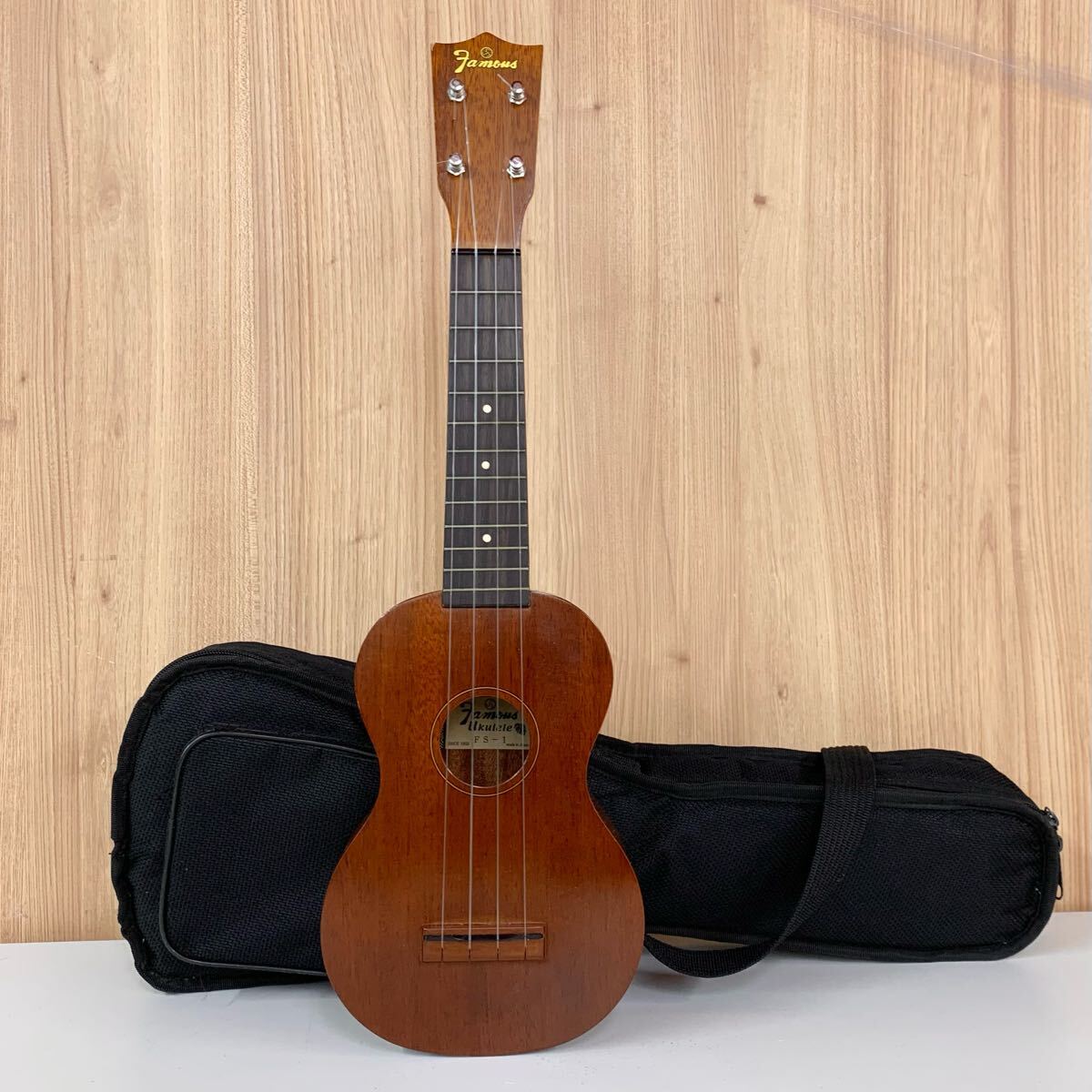 Famous FS-1 箱付きケース付き美品 Yahoo!オークション -「ウクレレ famous fs-1」の落札相場・落札価格