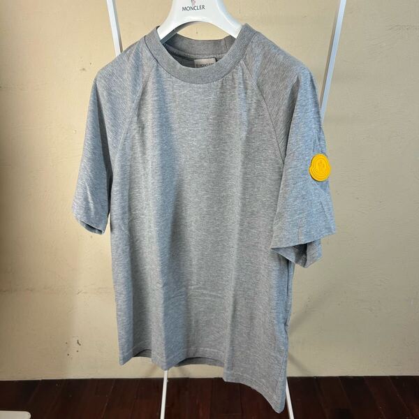 【最安値】MONCLERモンクレールオフホワイトコラボ半袖TシャツグレーS