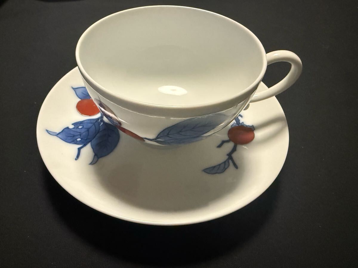 【柿右衛門】人間国宝　十四代酒井田柿右衛門作　ティーカップ&ソーサー 柿右衛門】人間国宝 十四代酒井田柿右衛門作 ティーカップ