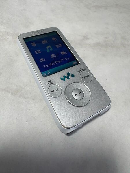 【送料無料】ソニー デジタルウォークマン NW-S638F♪ホワイト 8GB SONYWALKMAN♪即決ポータブルオーディオプレーヤーdigital media player