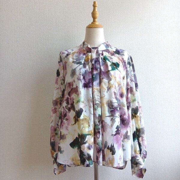 DAMA collection ダーマコレクション 総柄ブラウス ギャザー