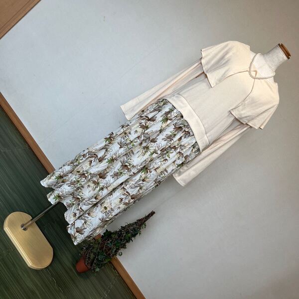 3-7新品ロング切替ワンピース ケープカットソー×フラワーAラインフレアスカート オフホワイト×花柄ベージュ系 L-LL 13号15号17号19号