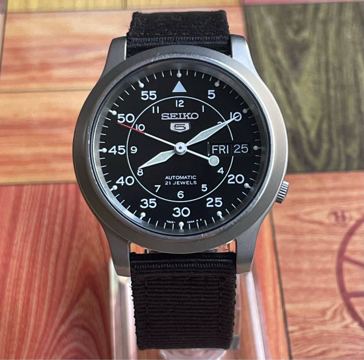 完動美品 SEIKO ミリタリー 裏スケ 7S26-02J0 ブラック文字盤 Yahoo!オークション -「7s26-02j0」の落札相場・落札価格