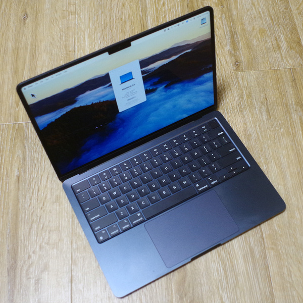 クーポンで1万円引き★M2 macbook air メモリ16GB SSD 512GB ミッドナイトブラック 英字キー★超美品★A2681★送料無料★付属品未使用