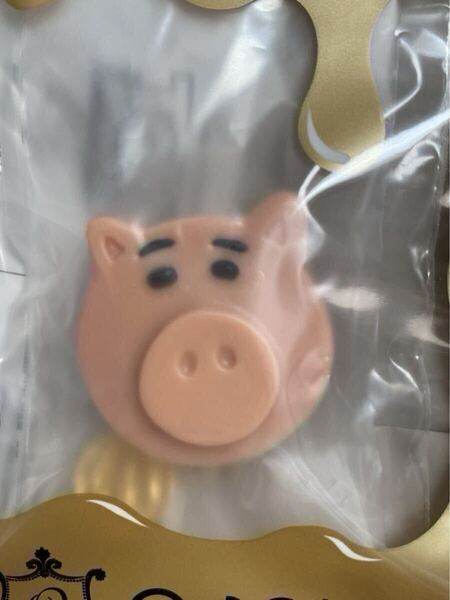 【新品未開封】Q-pot キューポット「トイ・ストーリー ハム シュガークッキー ブローチ」日本製 ディズニー アクセサリー Toy Story