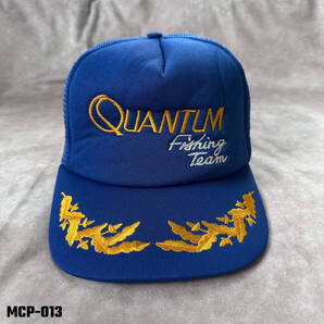 “Quantum Fishing Team“ スナップバック トラッカーキャップ ブルー vintage