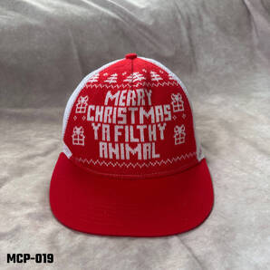 “メリークリスマス ヤ 汚い動物 “ トラッカーキャップ レッド&ホワイト FREE