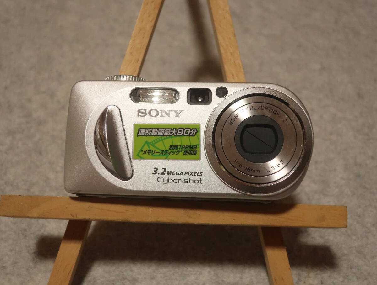 Amazon.com : Sony DSCP8 Cyber-shot 3.2MP Digital Camera w
