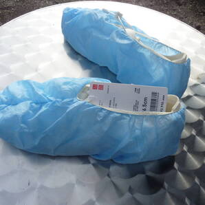 ★未使用★ 1箱100枚入りX2箱=200枚 詳細不明 家庭保管品 エクストラクション シューズカバー フリーサイズ