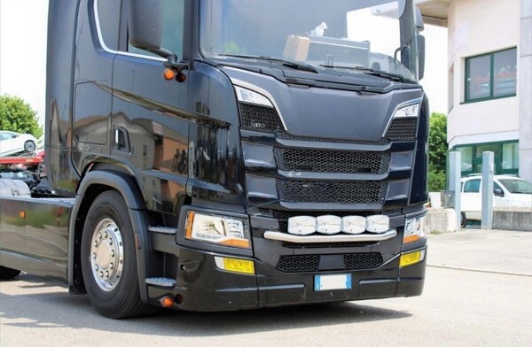 フロントグリルバー ボルボ SCANIA UDイスズ日野フソウ汎用 加工用 60.3パイ ステンレスSUS304 フォグマウント 142センチ