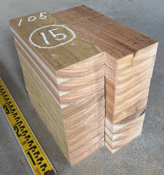 送料無料*みつばち巣箱板スギ板20枚270mm×30mm×105mm⑮/無垢/天然木/重箱/花台/看板/ディスプレー/手作り/木工/DIY/蜜蜂/ミツバチ/杉