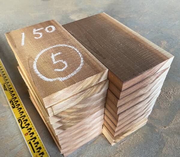 送料無料*みつばち巣箱板スギ板20枚270mm×30mm×150mm⑤/無垢/天然木/重箱/花台/看板/ディスプレー/手作り/木工/DIY/蜜蜂/ミツバチ/杉