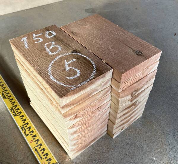 訳有品*送料無料*格安B材⑤*みつばち巣箱スギ板20枚270mm×30mm×150mm/無垢/天然木/重箱/花台/看板/手作り/木工/DIY/蜜蜂/ミツバチ/杉