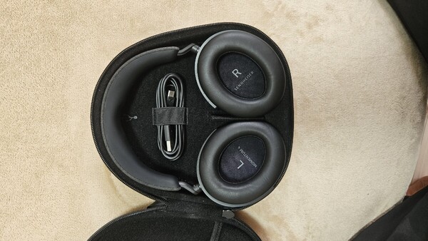 Sennheiser MOMENTUM 4 Wireless