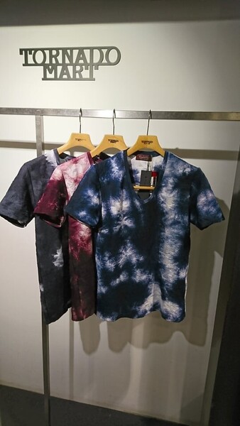 大人気!! TORNADO MART トルネードマート タックボーダーVネック半袖Tシャツ M