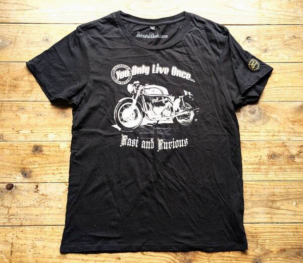 送料無料♪Bernard Rhodes×Lewis Leathers ルイスレザー Tシャツ size M メンズ ブラック レザーパッチ トライアンフ オートバイ 美品