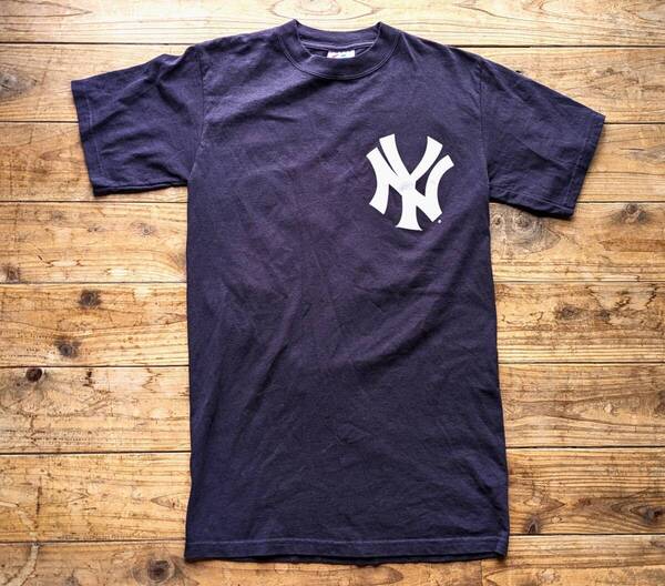 送料無料♪MAJESTIC社ニューヨークヤンキース 松井秀喜 55 Tシャツ size S(M相当) ネイビー紺 New York Yankees 美品 古着 ホンジュラス製
