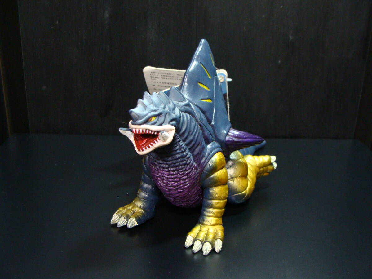 ウルトラマンティガ ガイア ウルトラ怪獣シリーズ タグ付きソフビ フィギュア Yahoo!オークション -「ウルトラマンガイアソフビ」(怪獣、宇宙