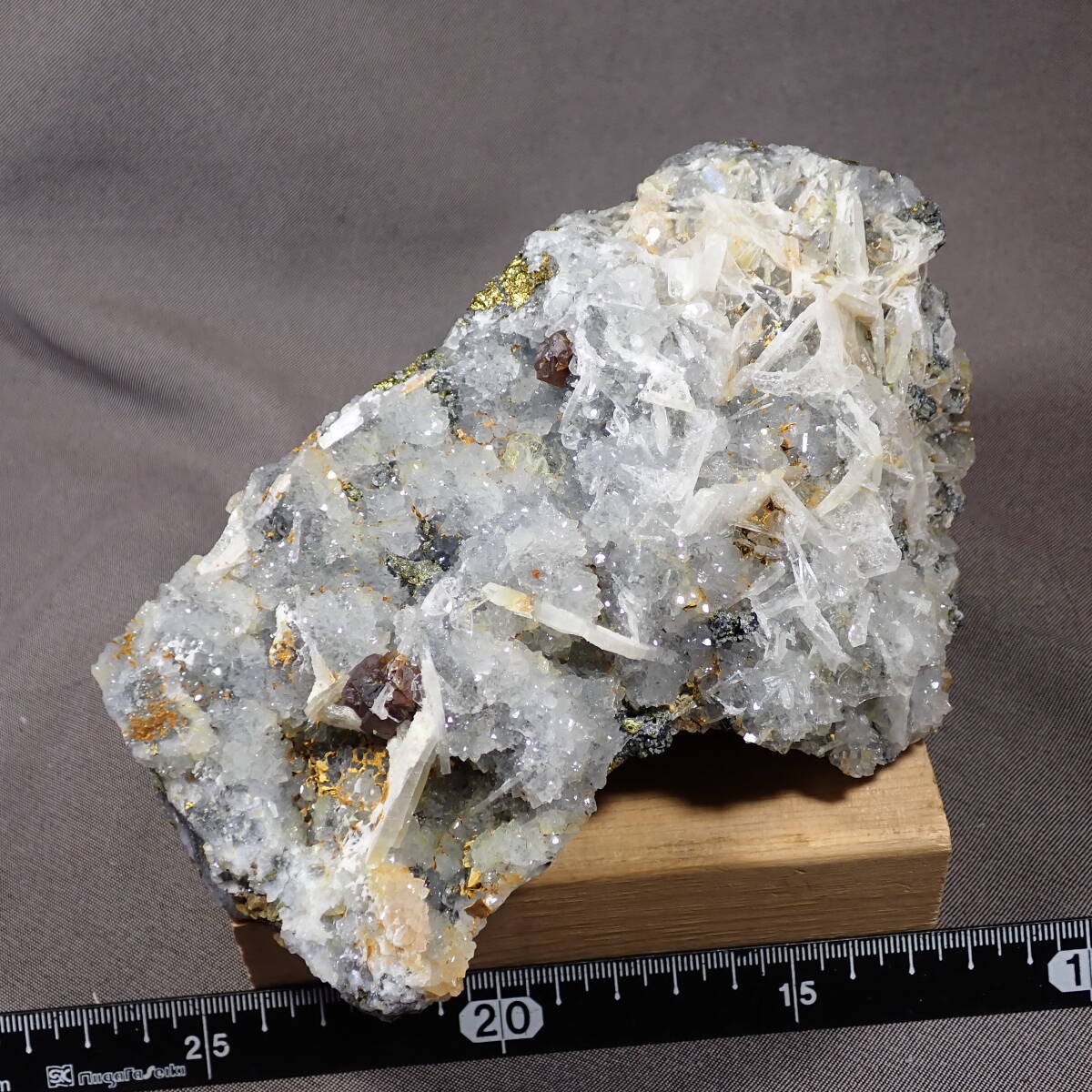 秋田県 尾去沢鉱山 砂金 15粒 秋田県 尾去沢鉱山 砂金 15粒 - メルカリ