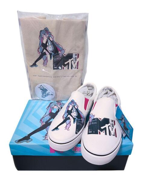 【限定 新品未使用品】MTV×初音ミクコラボアートスリップオン 26.5cm トートバッグとBIG缶バッジ付き 送料無料