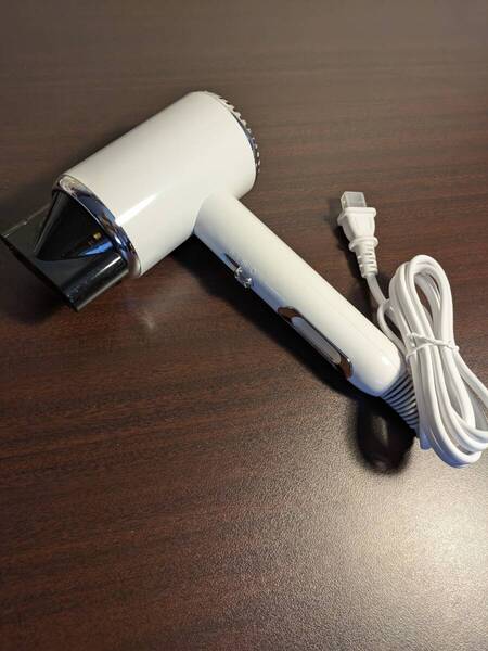 ヘアドライヤー 大風量 速乾 3段階調整 ノズル付 軽量 新品・未使用
